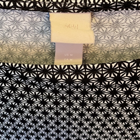 H&M mid-sleeve top - black white patterned - Picture 3 of 3